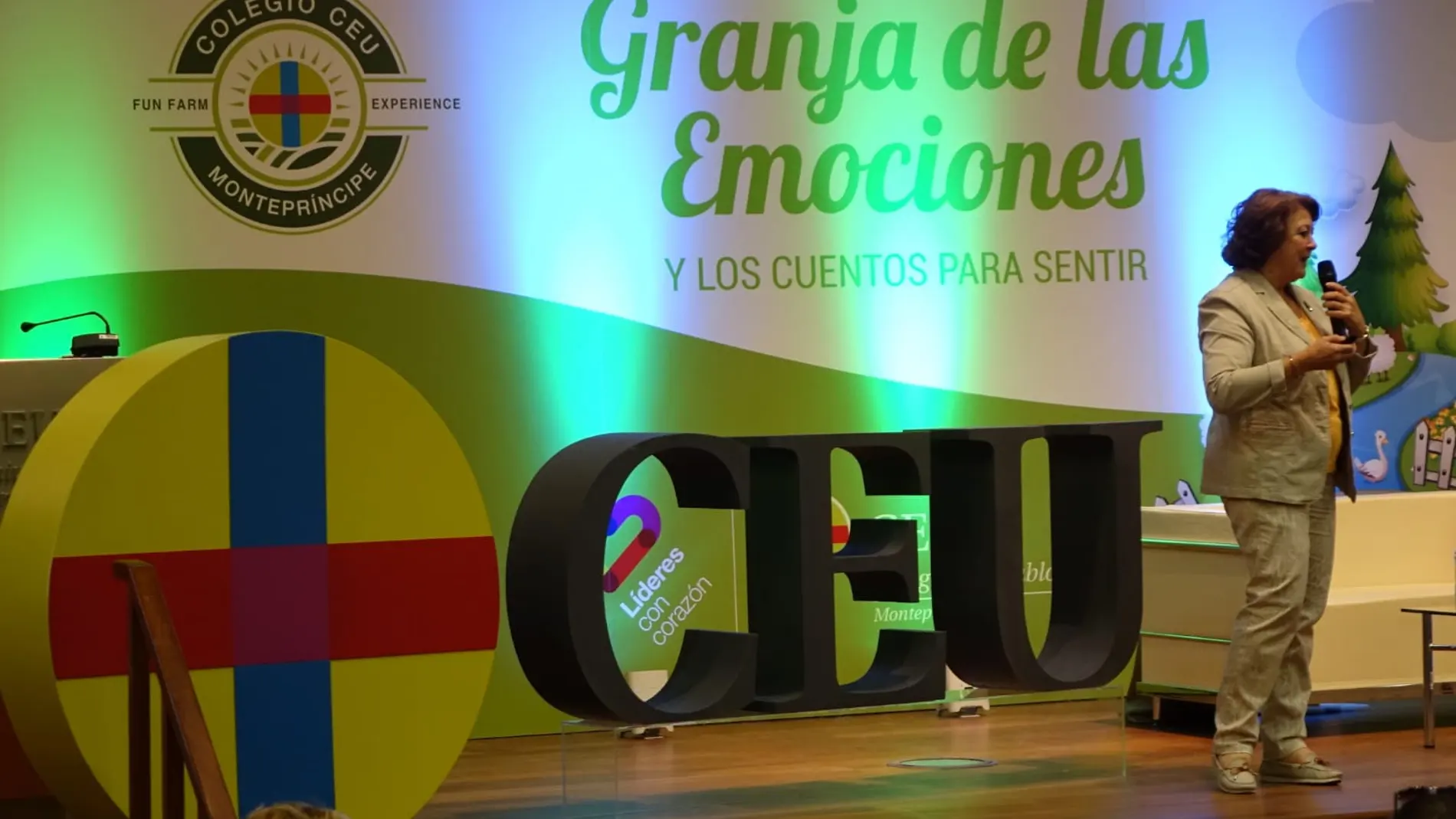 Más de 1000 padres y madres han participado en la primera feria experiencial de cuentos infantiles organizada por el Colegio CEU San Pablo Montepríncipe.