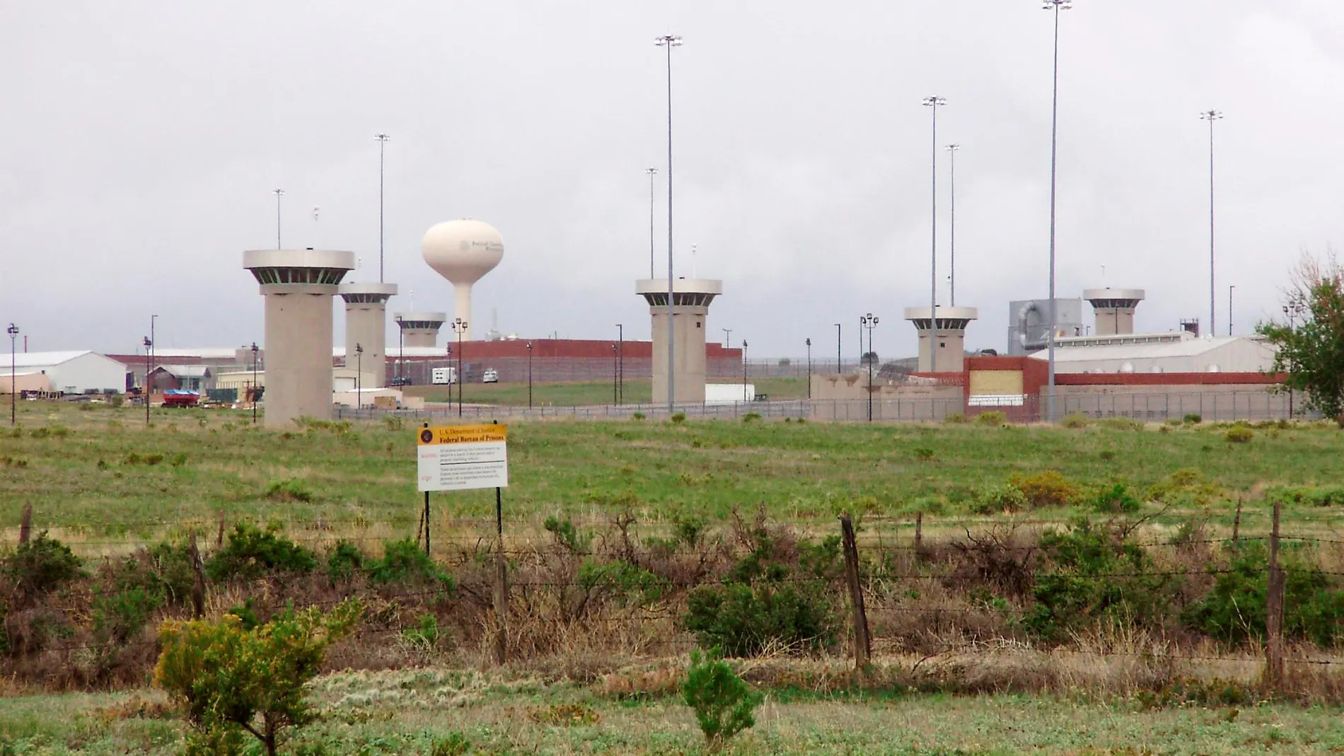 Vista exterior de la cárcel ADX Florence, en Colorado, donde “el Chapo” cumplirá cadena perpetua