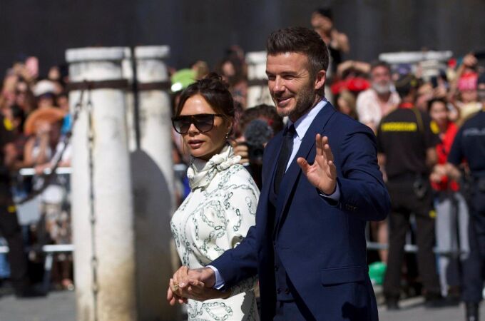 David Beckham y su mujer, Victoria, en Sevilla