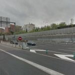 Situado en el km 27 de la calzada exterior en sentido este-oeste, el actual dispositivo graba todos los carriles de la vía y no sólo uno de ellos como ocurría anteriormente