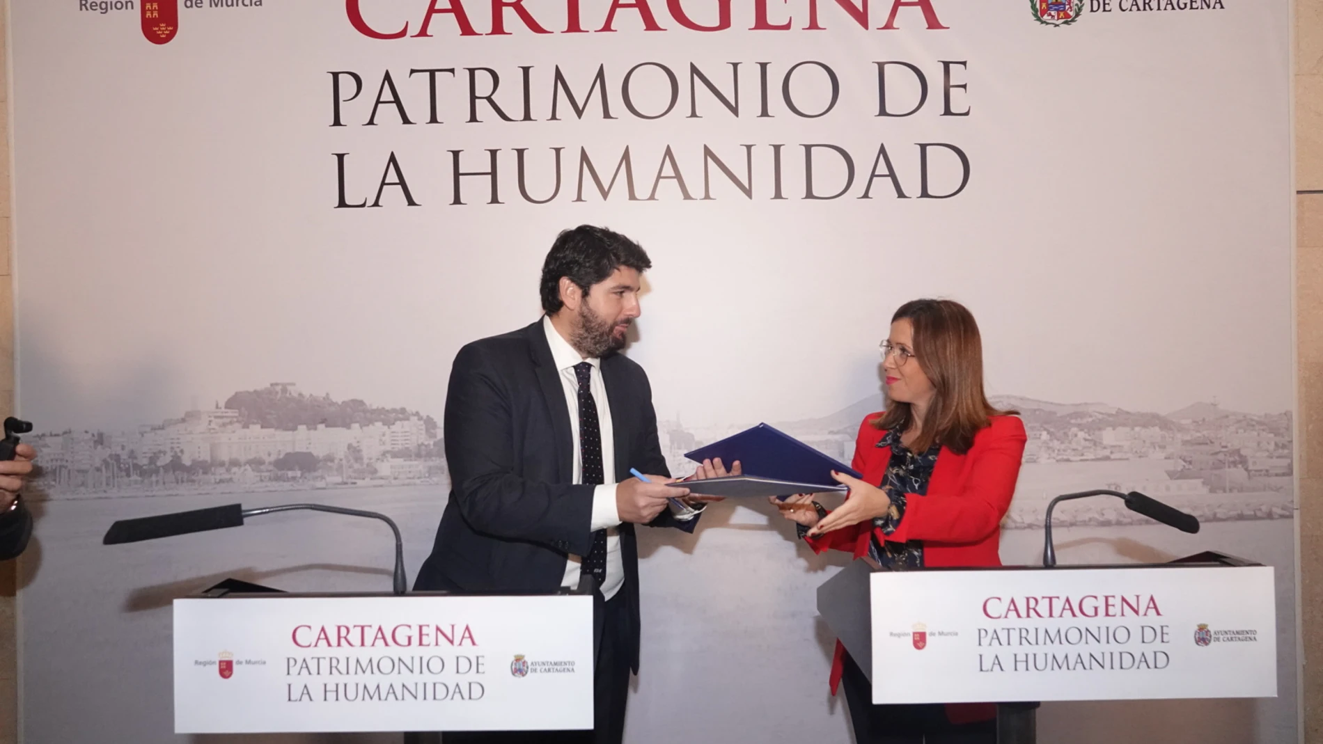 Fernando López Miras y Ana Belén Castejón