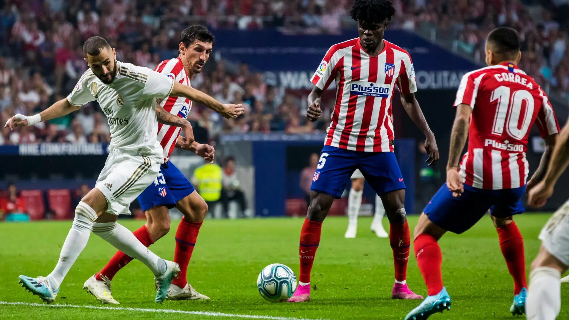 Thomas Partey, jugador del Atlético, y Benzemá, jugador del Real Madrid, fueron dos de las víctimas de la banda