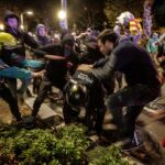 Mossos agredidos por manifestantes en la protesta del martes en Barcelona