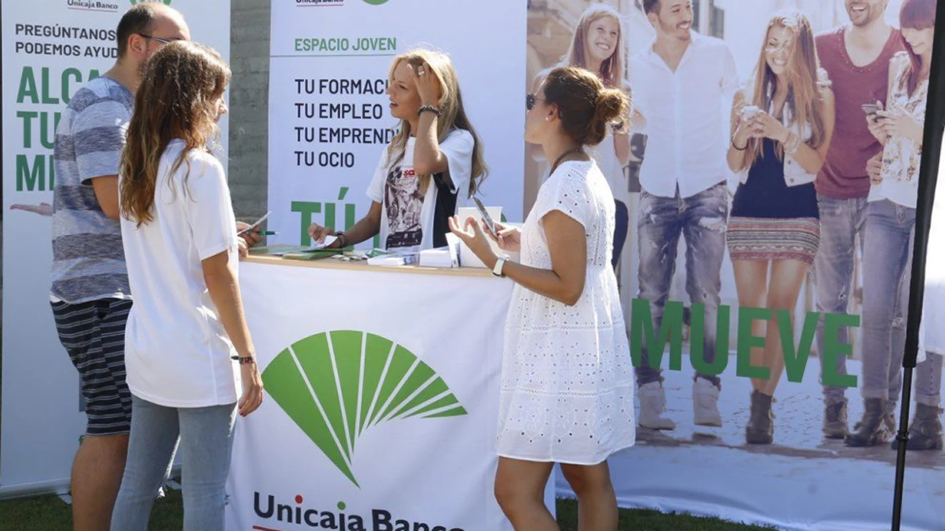 Unicaja Banco se vuelca con el apoyo a los jóvenes