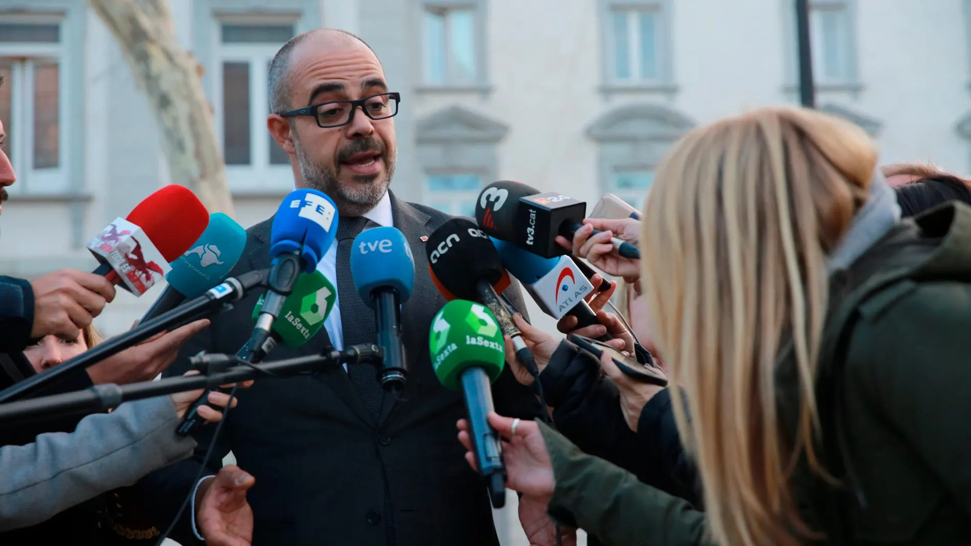 El conseller Buch responde a la prensa ante el TS