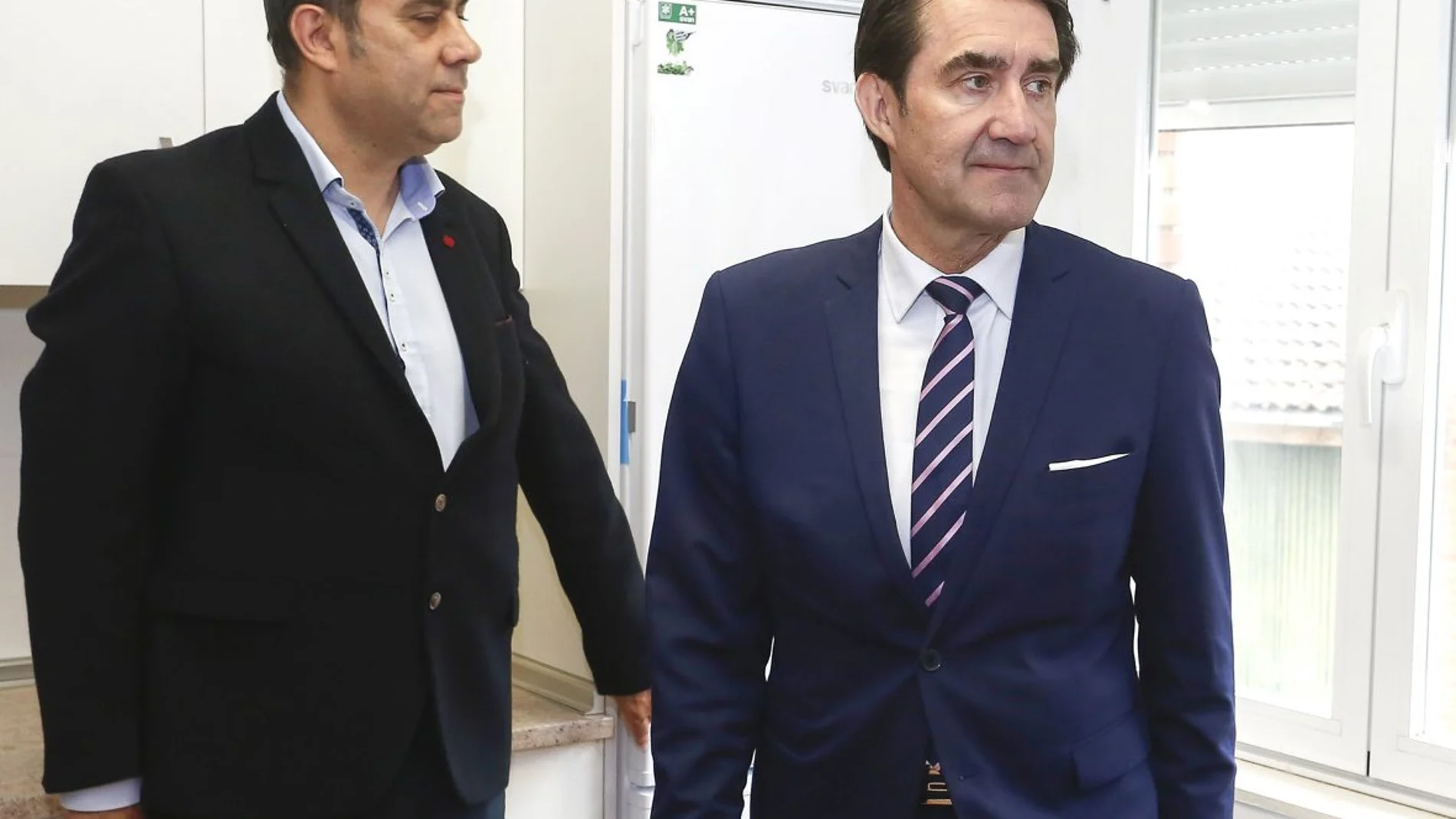 El consejero Juan Carlos Suárez-Quiñones visita una vivienda del Programa “Rehabitare”