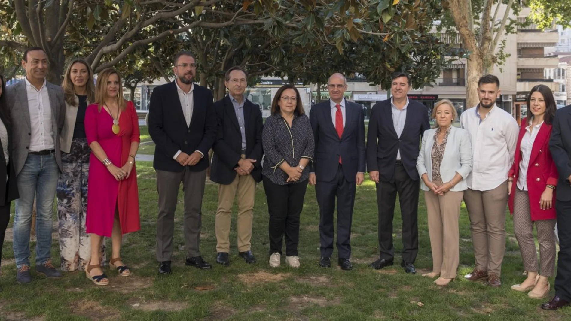 El presidente del PP de Salamanca , Javier Iglesias, presenta a los candidatos al Congreso y al Senado por la provincia