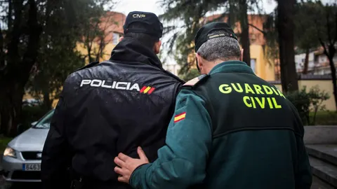Agentes de la Policía y la Guardia Civil