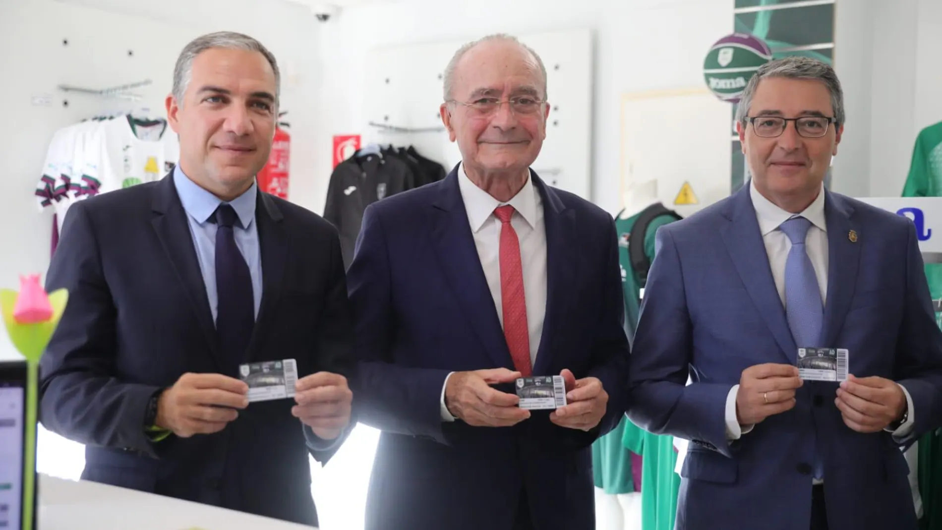 Salado renueva su compromiso con Unicaja Baloncesto para la temporada 2019-2020