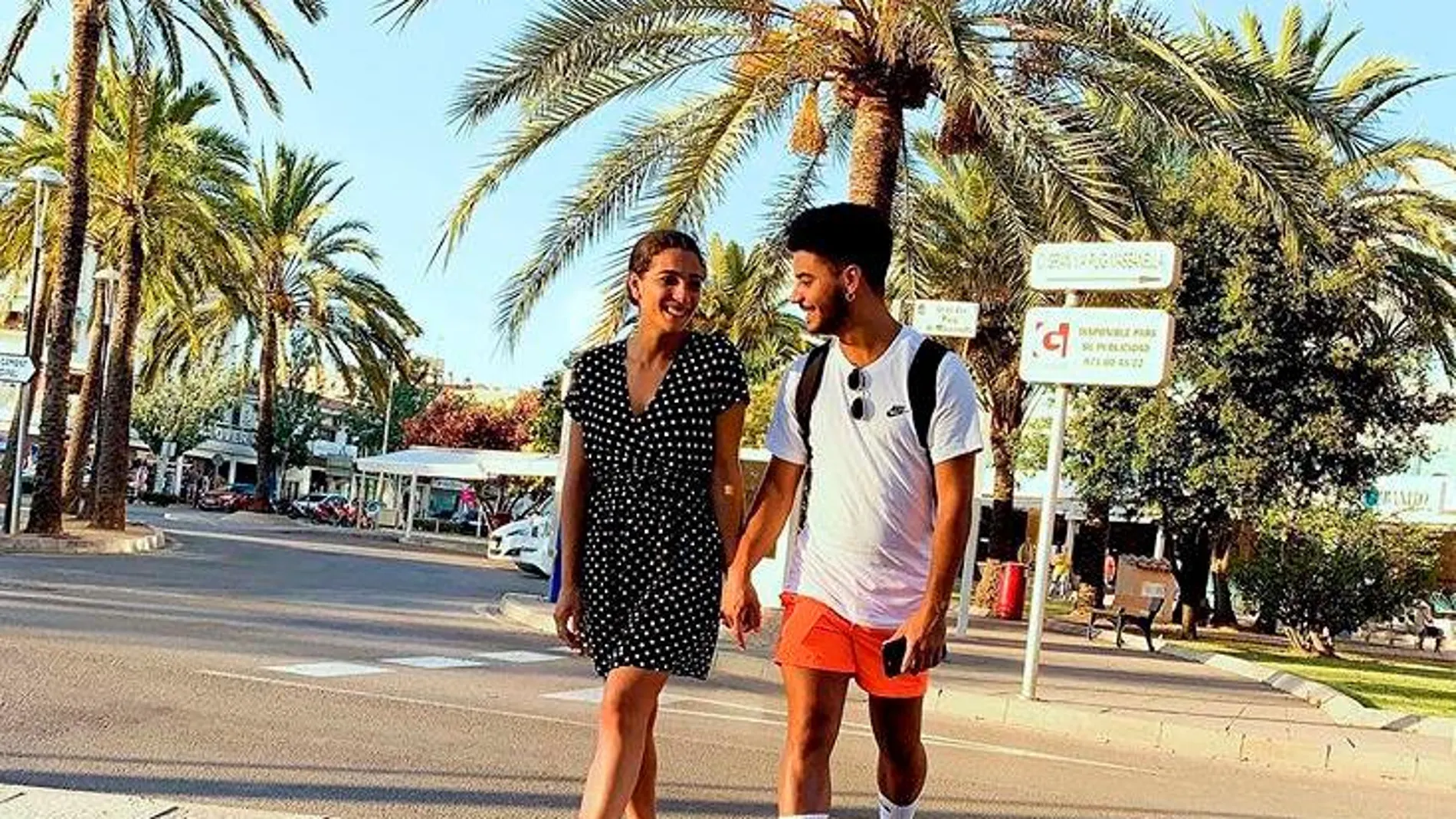 Alma Cortés posa junto a su novio, en una imagen que ha subido a su cuenta de Instagram @almacbcortes