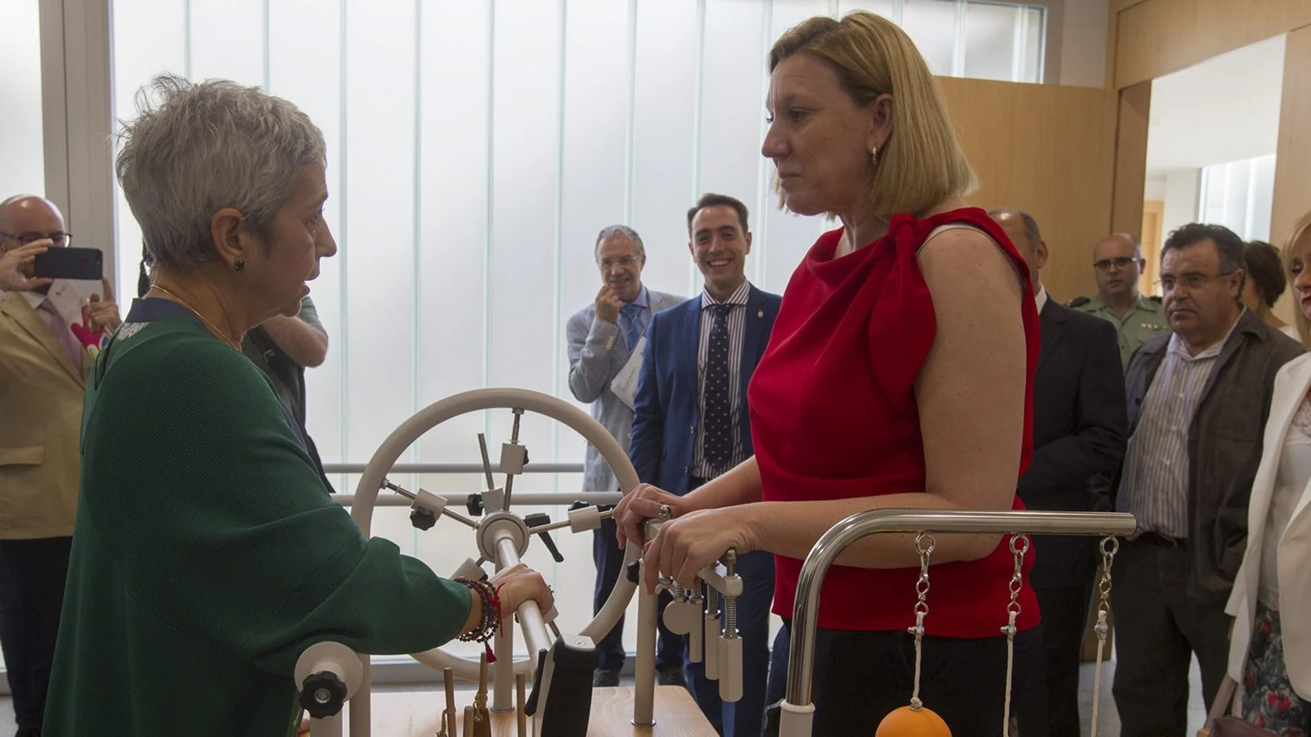 La consejera de Familia e Igualdad de Oportunidades, Isabel Blanco, inaugura el Centro de Día de Alzheimer de Benavente (Zamora)
