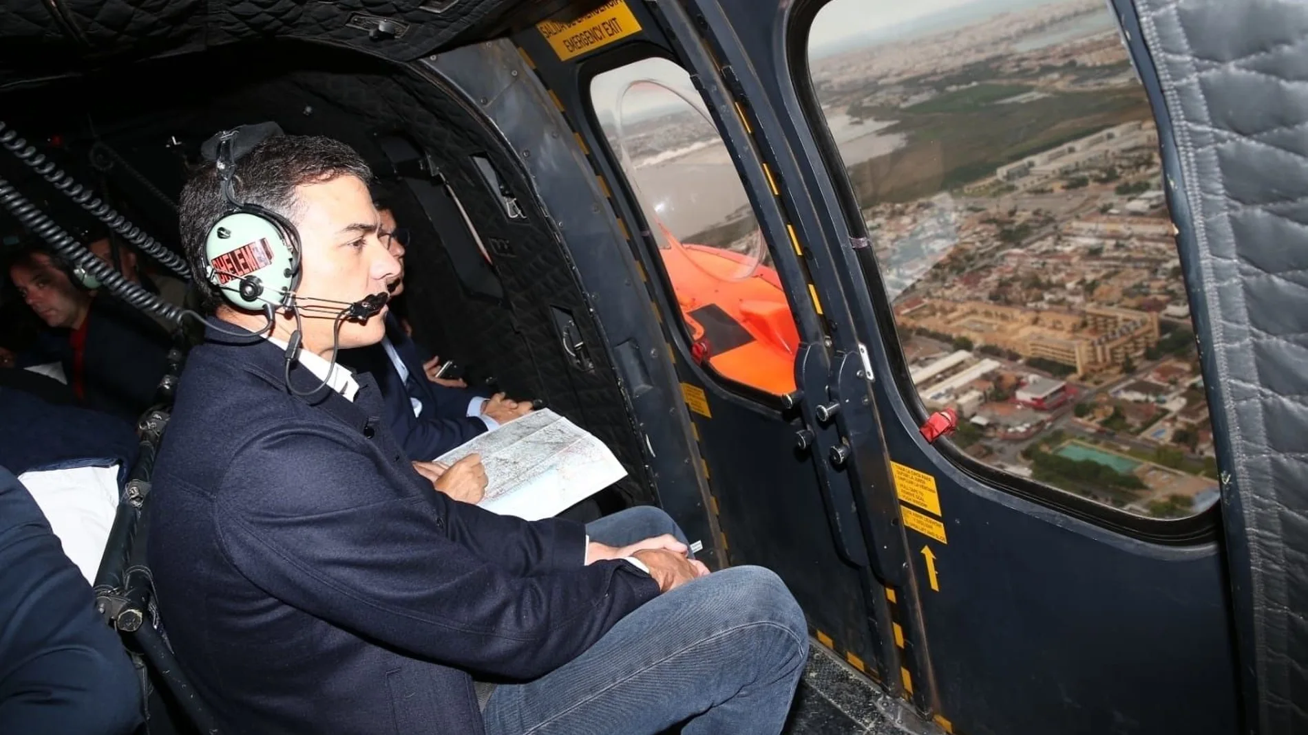El presidente del Gobierno, Pedro Sánchez sobrevoló la zona afectada por la catástrofe, tanto en Murcia como en la localidad vecina de Orihuela (Alicante)