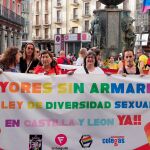 Cientos de personas se manifiestan en Valladolid para pedir respeto y tolerancia y advertir del aumento de las agresiones y discriminación hacia el colectivo LGTBi