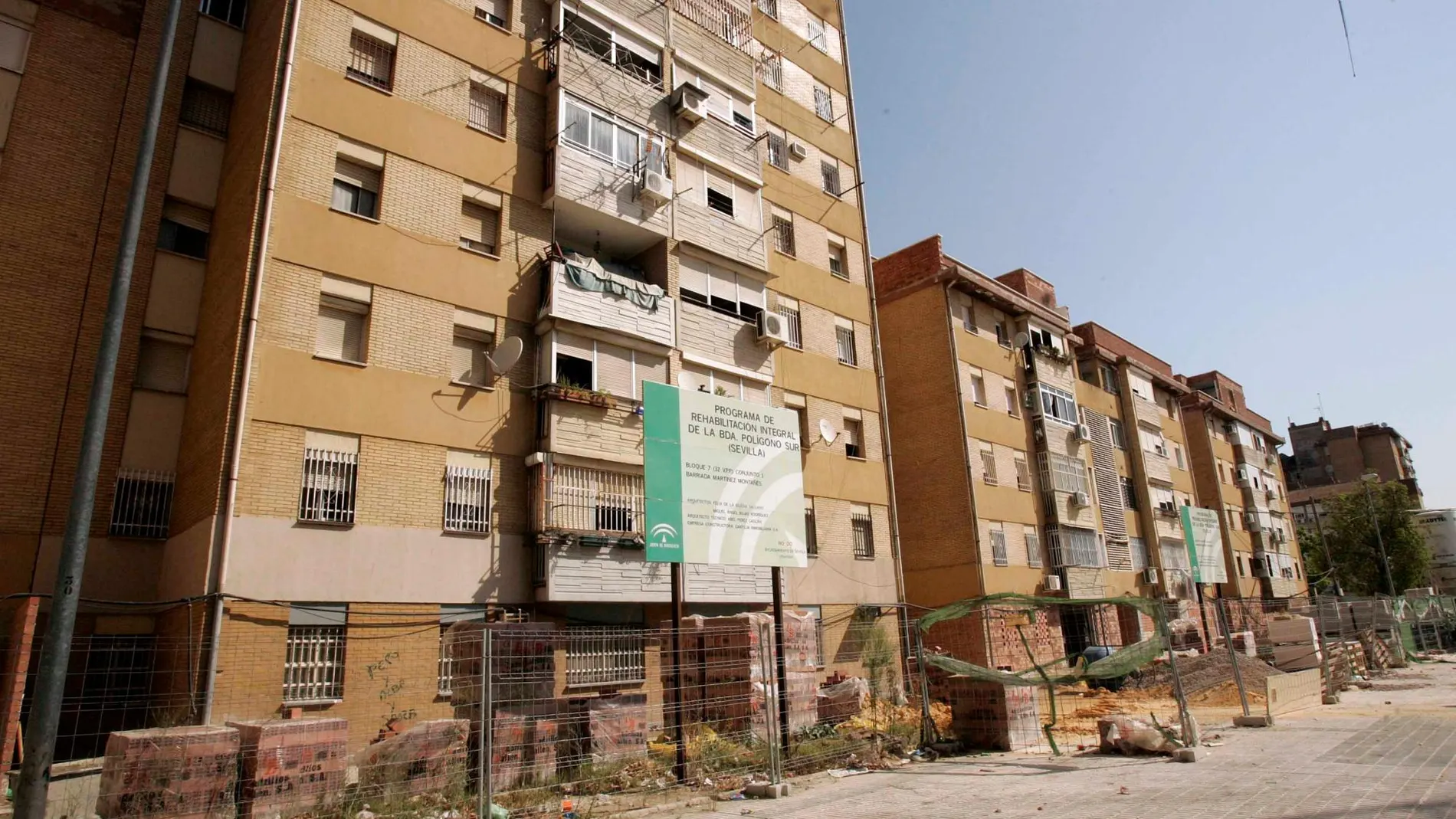 Edificios situados en el Polígono Sur de la capital andaluza / Foto: Manuel Olmedo