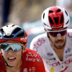 Dylan Teuns, nuevo líder de la Vuelta, por delante de Jesús Herrada en la etapa de ayer