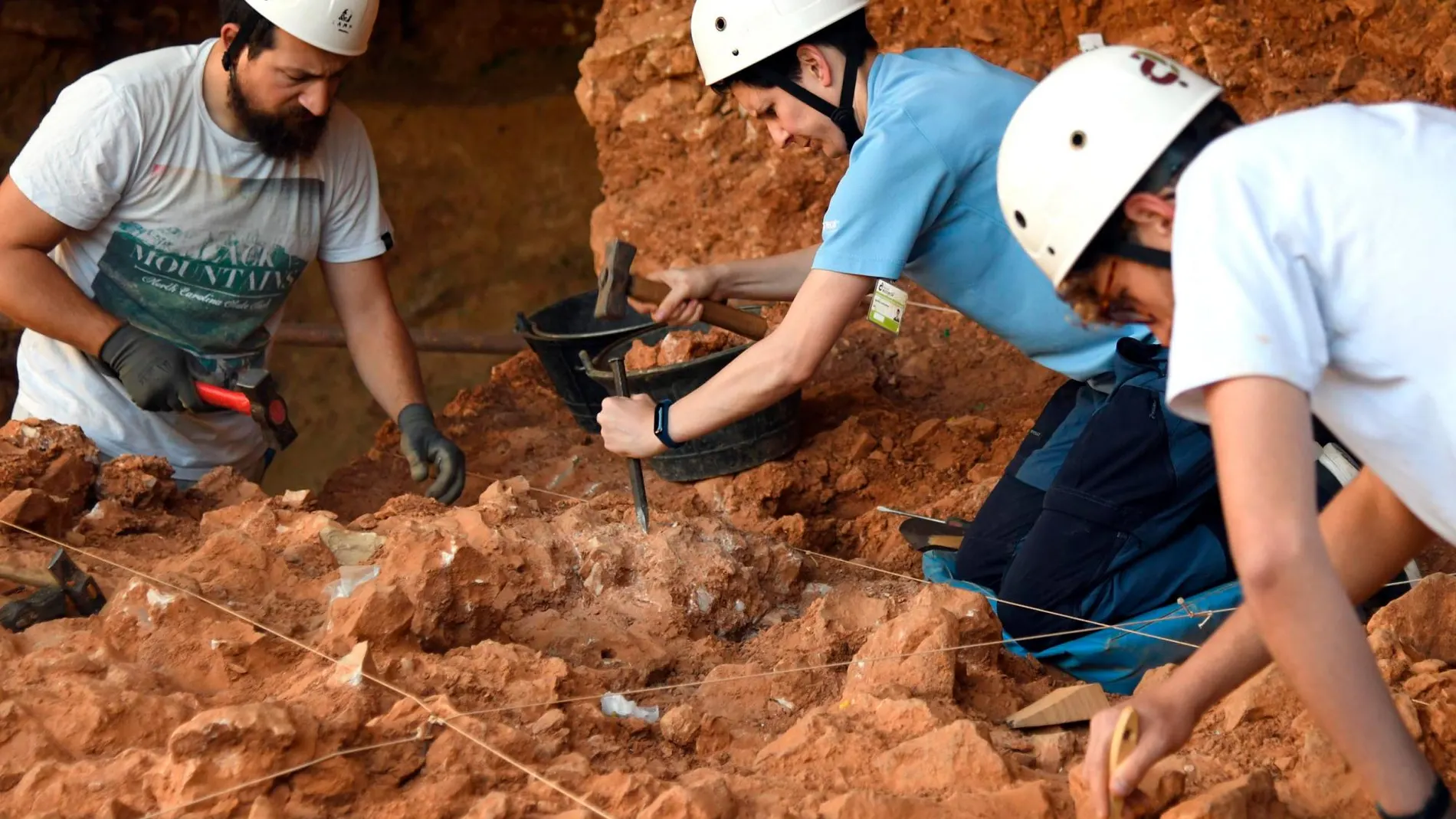 Campaña de excavación en el Yacimiento de Galería en la Sierra burgalesa de Atapuerca