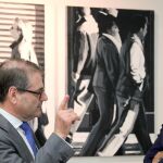 El expresidente de la Generalitat, Francisco Camps (dcha), conversa con su abogado Pablo Delgado, en una imagen de archivo