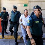 El gerente de Magrudis, José Antonio Marín, en los juzgados de Sevilla tras su detención /Foto: Manuel Olmedo