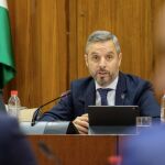 El consejero de Hacienda, Juan Bravo, el pasado lunes durante su comparecencia en comisión para presentar el Presupuesto de 2020 / EP