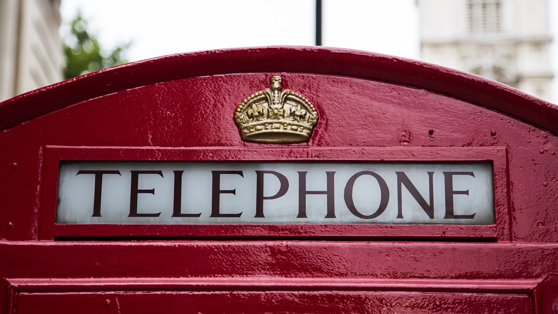 Fotografía de una típica cabina de teléfono británica