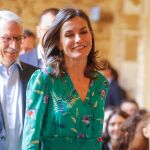 Letizia sorprende con una nueva firma en su armario antes de vacaciones