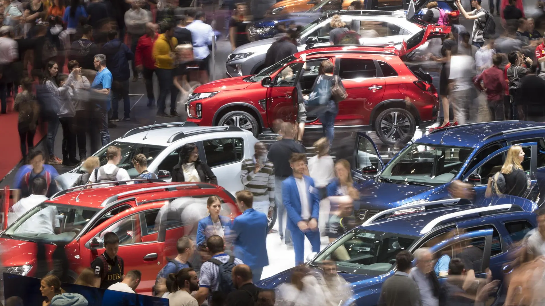 Los "números rojos"acechan a algunos fabricantes de coches por la caída de ventas en China