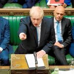 Boris Johnson acudió ayer al Parlamento británico antes de que la Camara de los Comunes inicie hoy sus vacaciones estivales