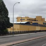 Internos del CIE de Aluche amotinados se subieron a los tejados