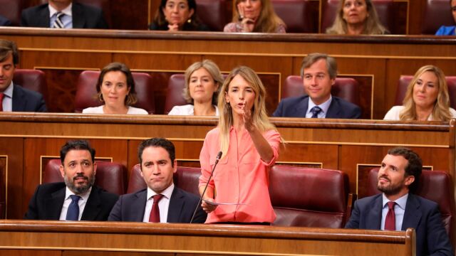 Cayetana ÁLvarez de Toledo durante el pleno del Congreso/Foto: C. Bejarano