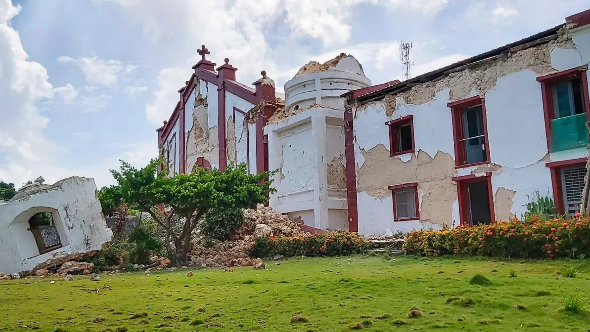 .Una iglesia dañada por el terremoto en Itbayat, Filipinas, en 2019