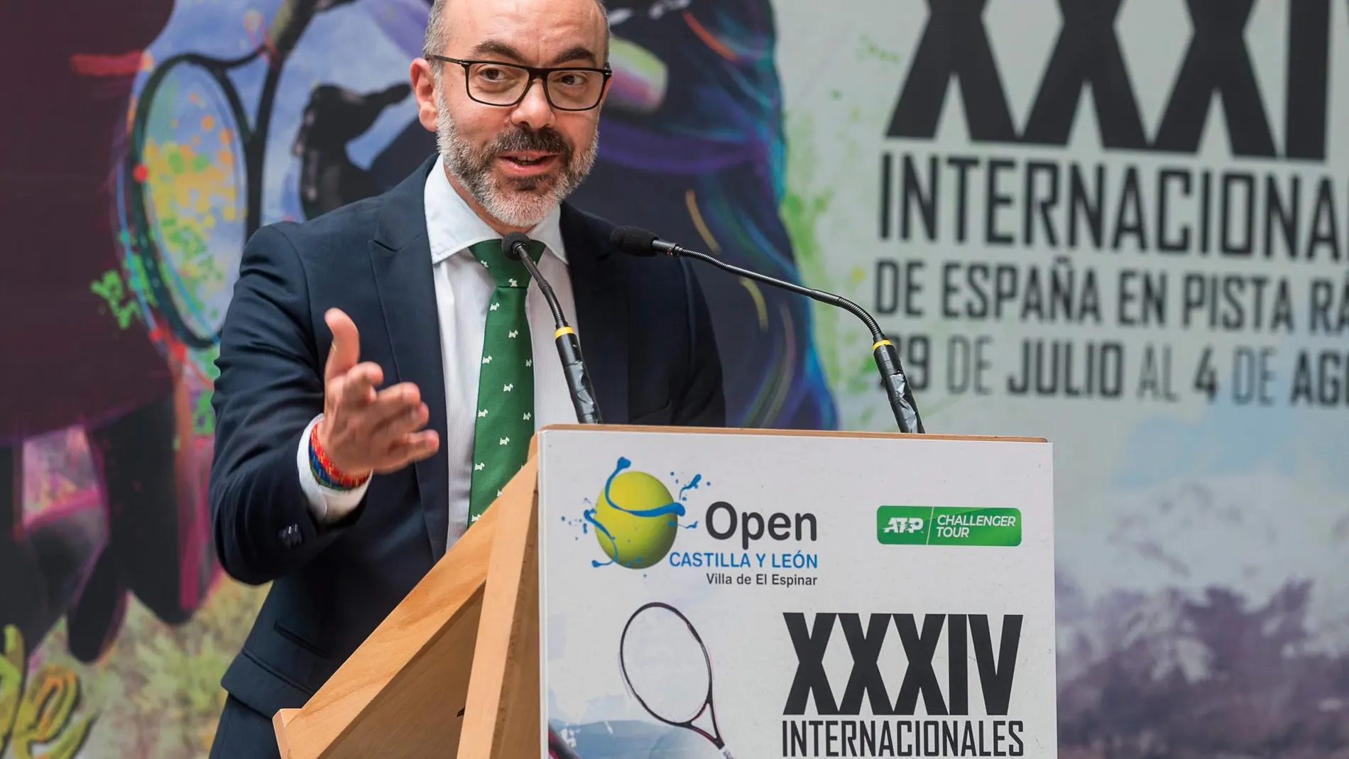 El consejero de Cultura y Turismo, Javier Ortega, presenta el XXXIV Open de Tenis Castilla y León-Villa de El Espinar