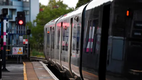 Varios trenes se vieron afectados por el apagón generalizado