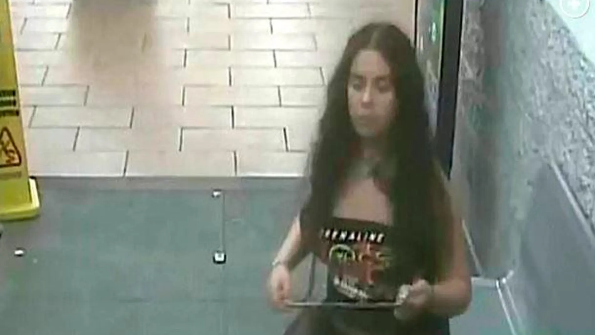 La mujer orinó en la sección de patatas de un supermercado / Foto: Policía de West Mifflin