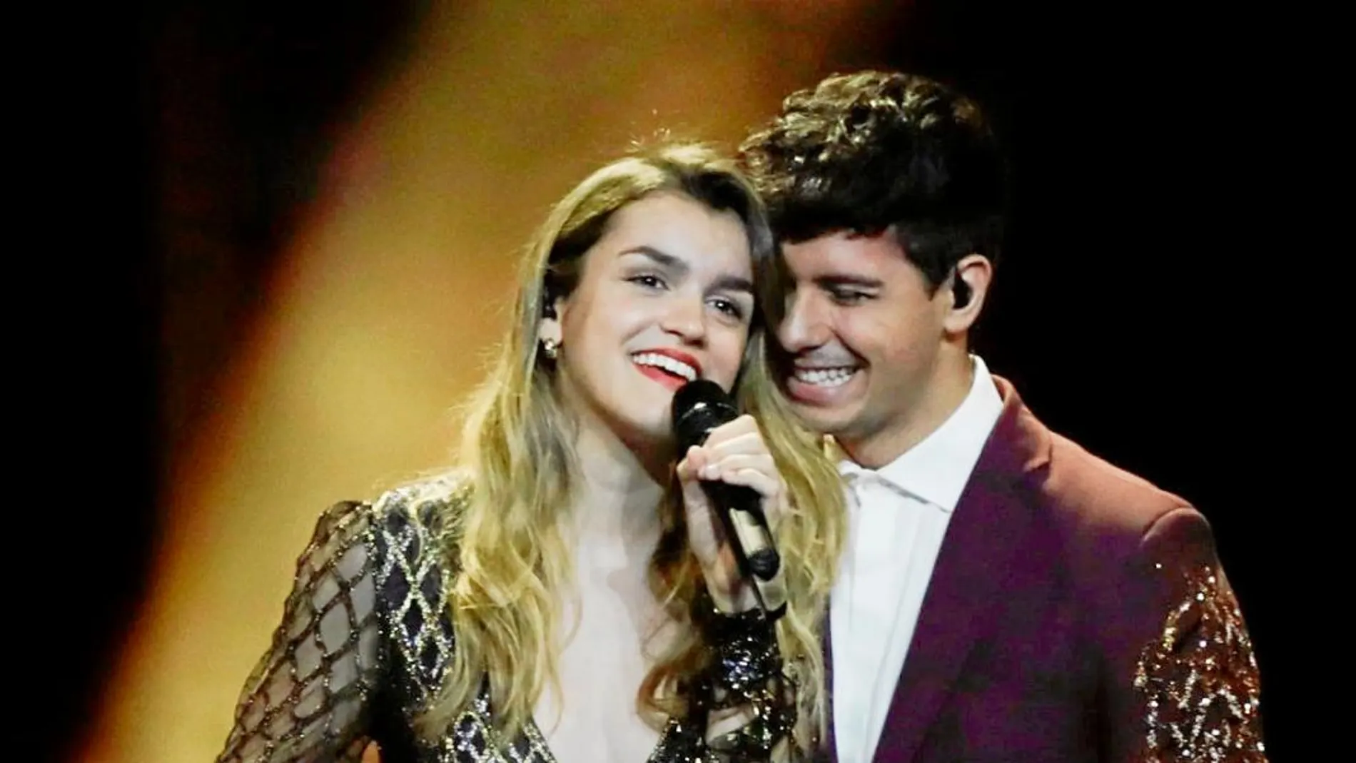 Alfred y Amaia interpretando "Tu Canción"en el festival de Eurovisión 2018 / Reuters