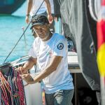 Javier Banderas, a bordo de su barco / Foto: Alberto R. Roldan