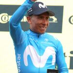 Nairo Quintana, en el podio, como el más combativo de la etapa