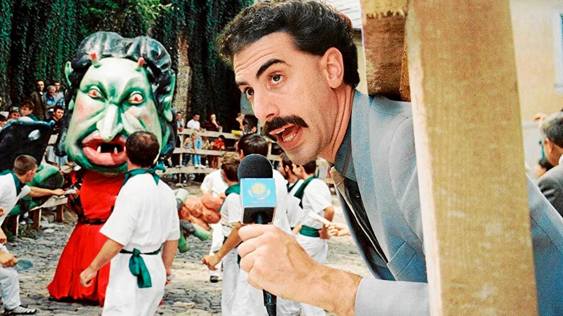 En «Borat» el actor Sacha Baron Cohen interpretaba a un reportero de Kazajistán, uno de los países de los que habla el libro