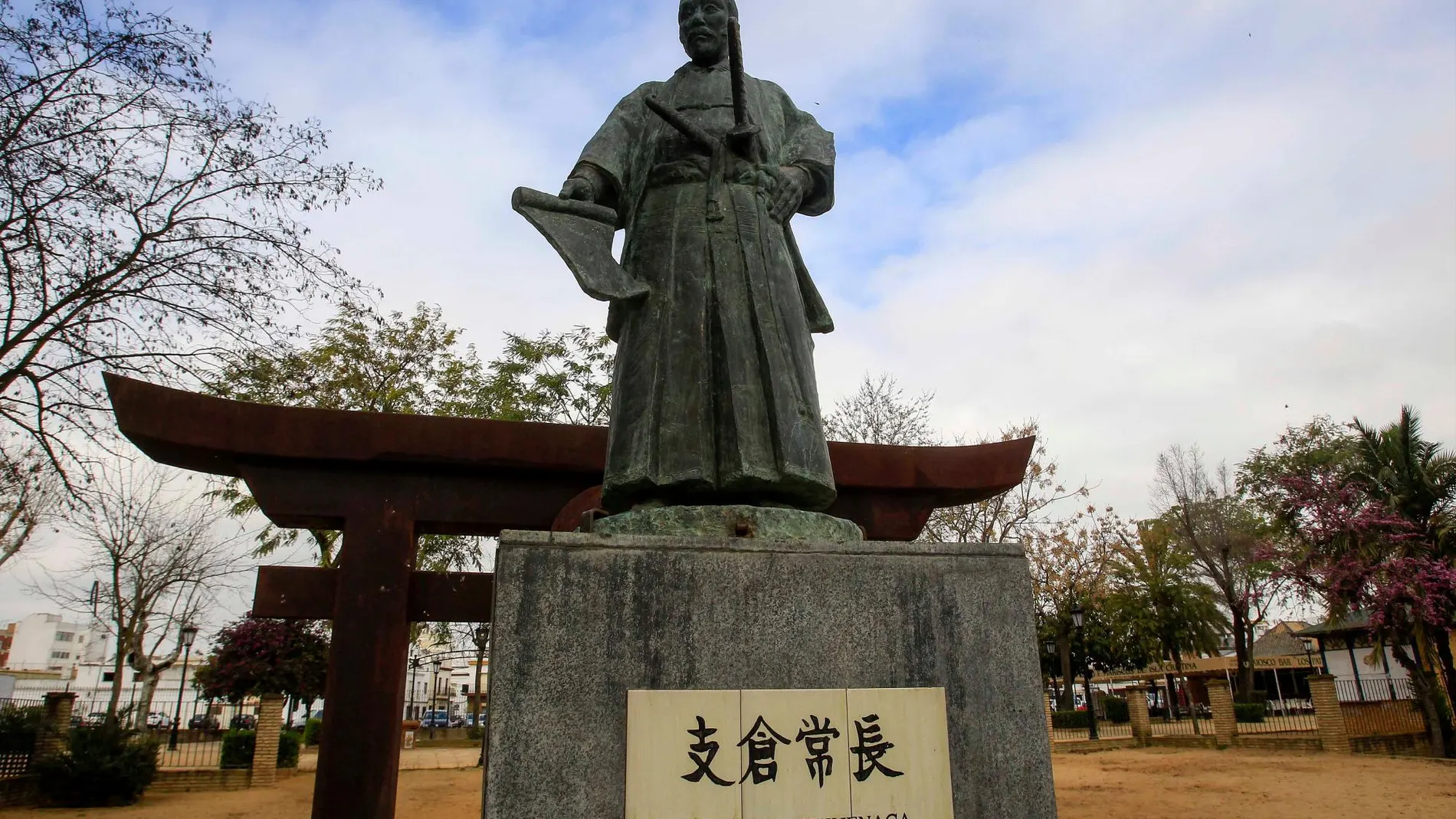 Imagen de archivo de la estatua de Hasekura Tsunenaga situada en Coria del Río en honor a los japoneses