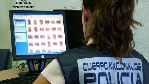 Pedían a las víctimas que les mandaran fotos tipo “selfie” para suplantar identidades