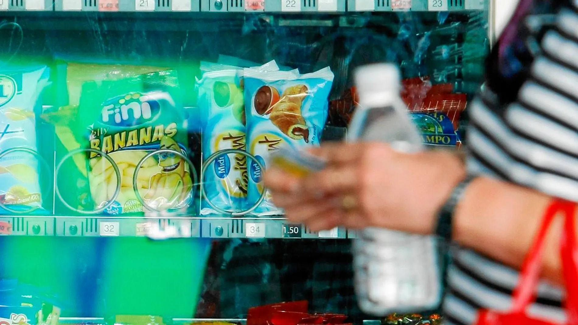 Las máquinas expendedoras, cuya oferta es poco saludable, influyen en la dieta de las personas / Foto: Luis Díaz