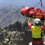 El Grupo de Rescate de Protección Civil en la Sierra de Gredos
