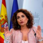 La ministra de Hacienda María Jesús Montero en la rueda de prensa tras la reunión del Consejo de Ministros/Efe