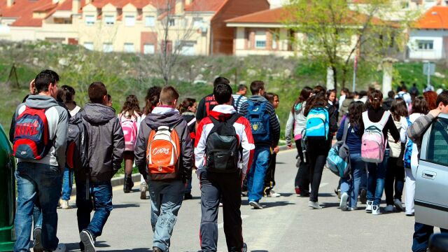 Los alumnos tienen más horas de Lengua, Matemáticas e idiomas/Foto: C. Pastrano