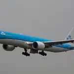 En 2014, el vuelo comercial MH17, de KLM en colaboración con Malaysa Airlanes, fue derribado en el este de Ucrania por un misil ruso. Iban a bordo 298 personas.