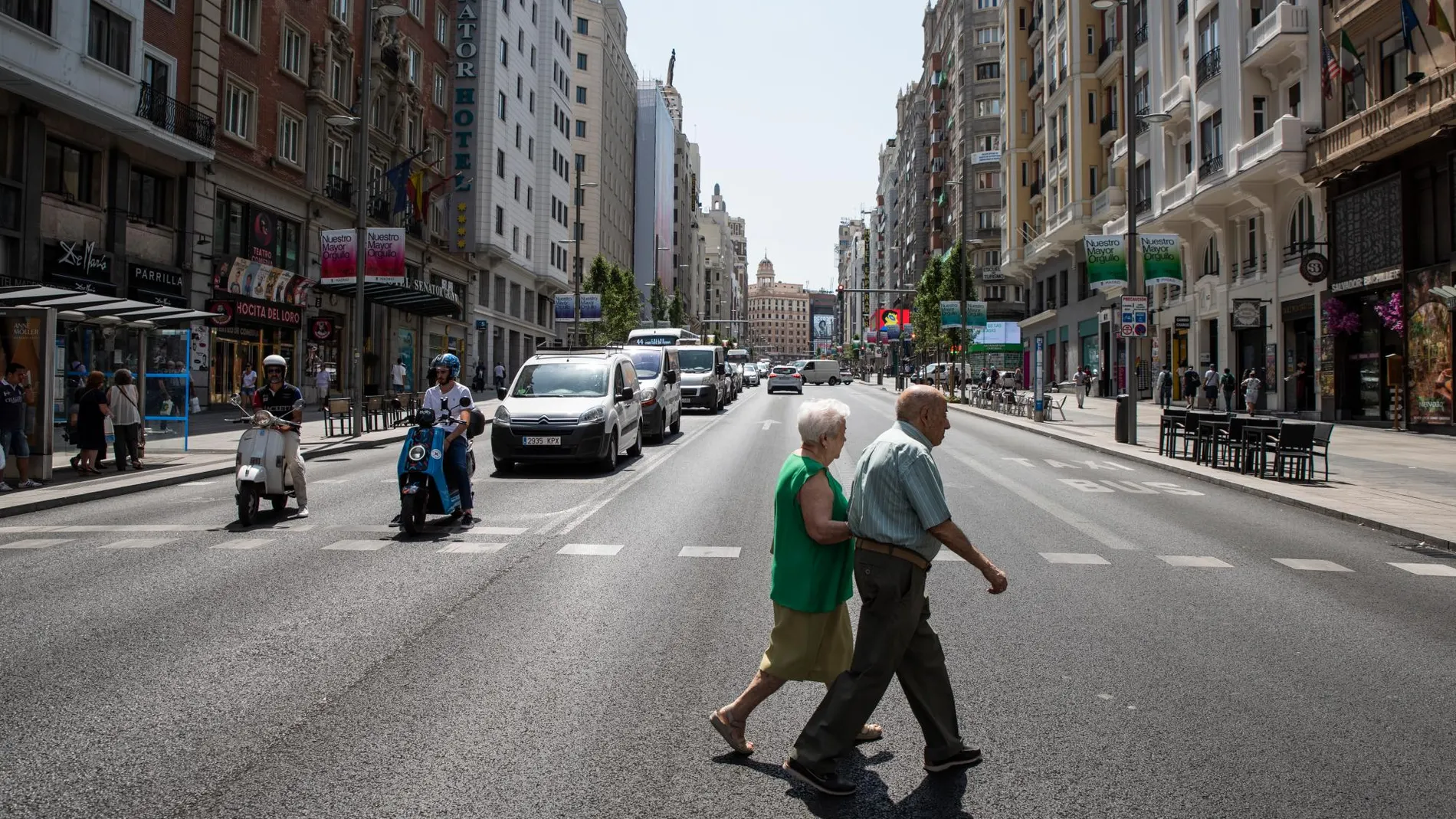La calle Gran Via, en una imagen de este verano / David Jar