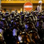 Policias antidisturbios en Hong Kong