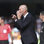 Zidane dando instrucciones