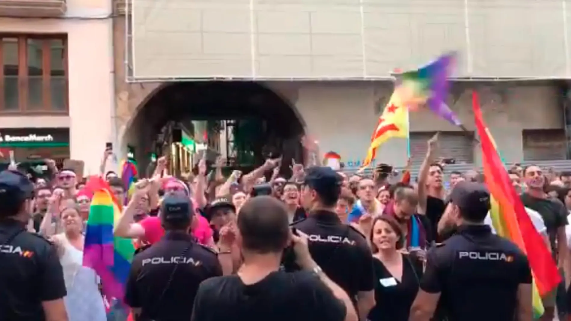 Abucheos a Ciudadanos en el Orgullo de Alicante