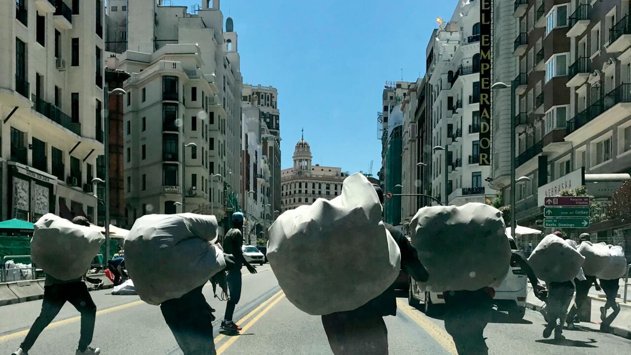 Así se está extinguiendo el «top manta» en Madrid