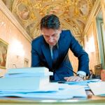 El primer ministro italiano en funciones, Giuseppe Conte, continuará en el palacio Chigi